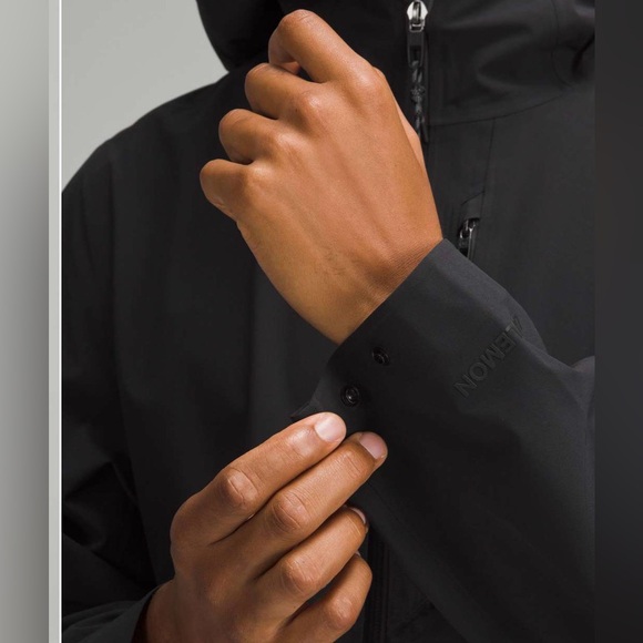 NWOT Lululemon City-to-Hike Waterproof Jacket Black - Picture 3 of 13